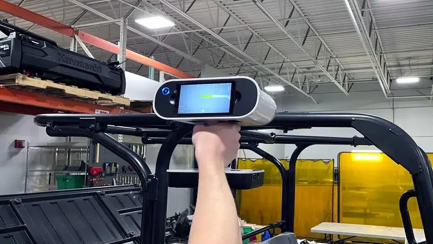 Как Curtis Cabs ускорява инженеринга си с 3D скенер Artec Leo